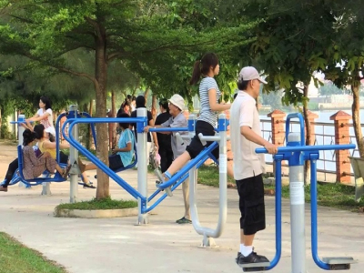 Tại sao nên đầu tư thiết bị tập thể dục ở công viên?