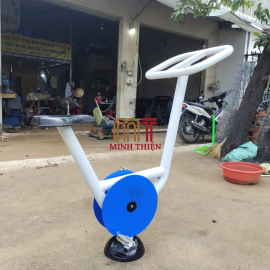 Xe đạp thể dục ngoài trời